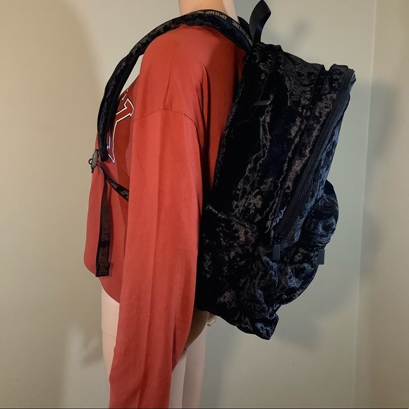 🎉Sold🎉Pink Victoria Secret Velvet BackPack NWOT - Picture 2 of 8